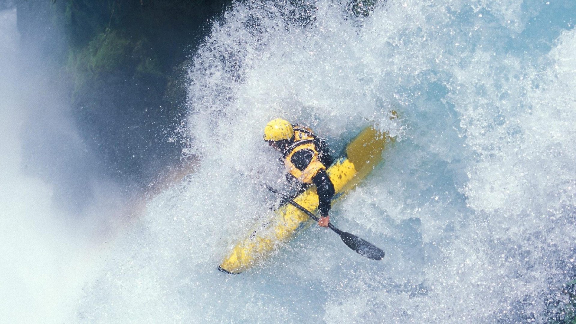 勇士对阵新疆队,克莱关键节点连续得分,诠释何为大心脏